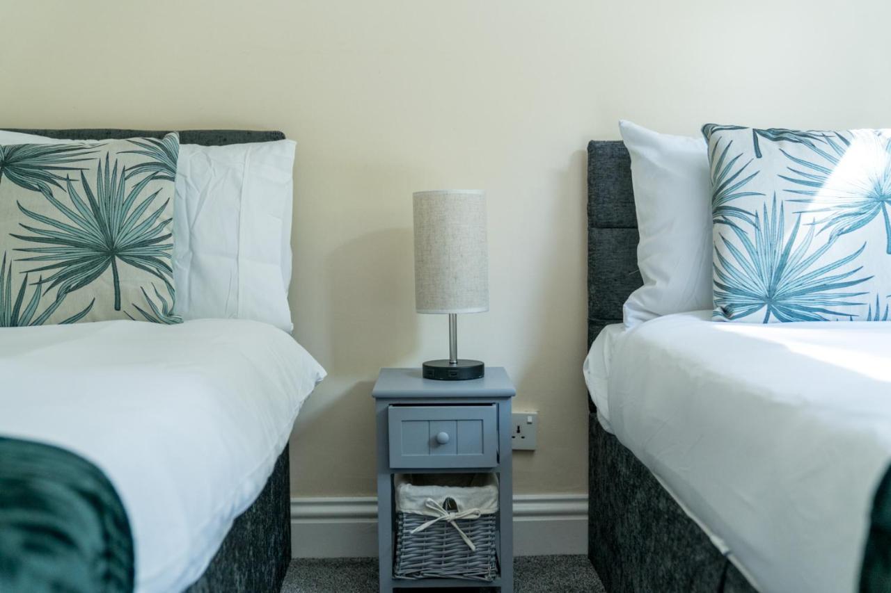 Redhill Surrey 2 Bedroom Pet Friendly Apartment By Sublime Stays Exterior photo